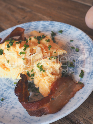 Scrambled eggs with bacon and chives