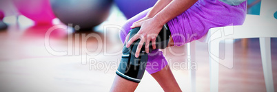 Woman with knee injury