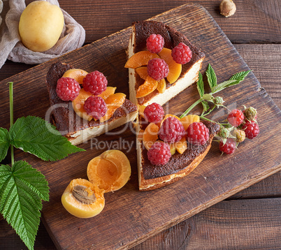 pie with raspberries and apricots