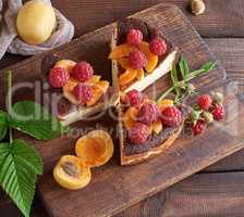 pie with raspberries and apricots