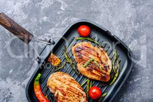 Grilled chicken with vegetables