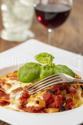 italienische Tagliatelle mit Tomatensauce