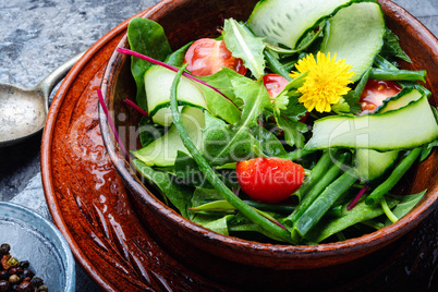 Fresh mixed green salad