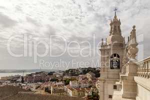 Kloster São Vicente de Fora und Blick auf die Altstadt, Lissabo