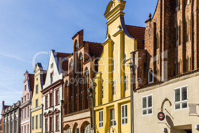 Giebelhäuser mit Dielenhhaus in der Altstadt, Stralsund, Deutsc