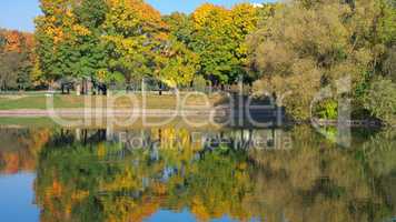 park in gold fall