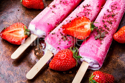 Strawberry ice cream