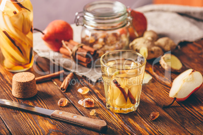 Water Infused with Pear, Cinnamon and Ginger.