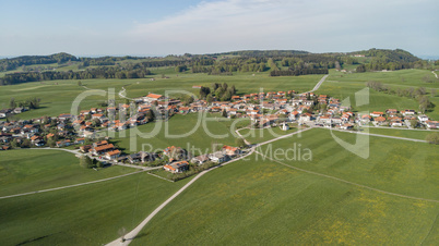 Luftaufnahme eines Bayerischen Dorfes