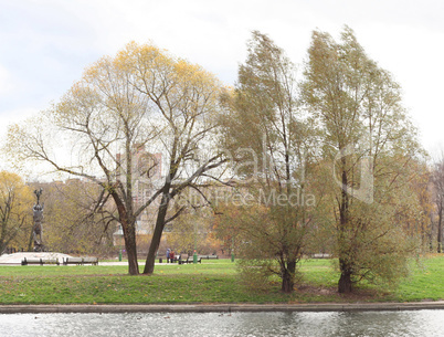 autumn in city park