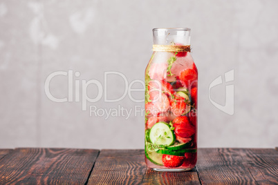 Detox Water with Strawberry, Cucumber and Thyme.