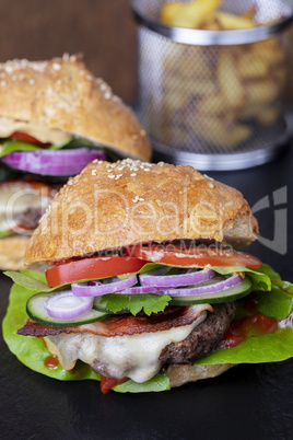 Hamburger mit Pommes frites