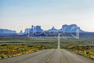 Road to Monument Valley