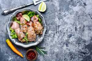 Grilled squid with vegetables