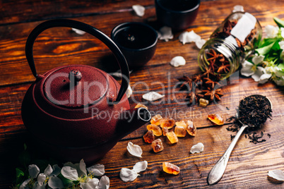 Tea with Flowers and Condiment.