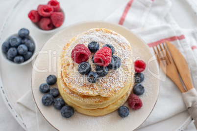 Pancakes mit Beeren