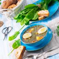 Sorrel soup with potatoes and egg