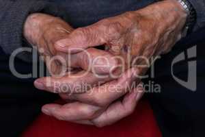 hands of an old man