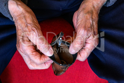 Pension / Empty wallet in the hands of an old man
