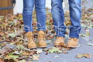 Yellow shoes / Legs in yellow shoes