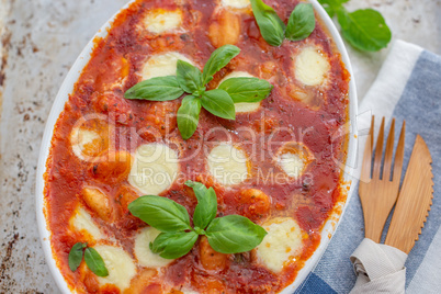 Überbackene Gnocchi mit Tomatensauce