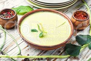 Green asparagus bean soup