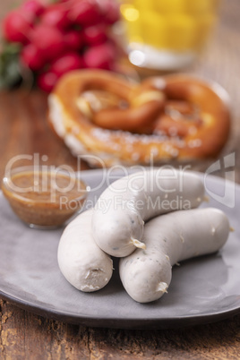 bayerische Weißwurst mit Brezel