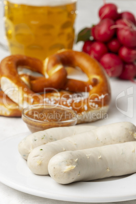 bayerische Weißwurst mit Brezel