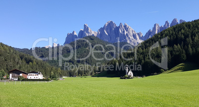 Kapelle St. Johann in Ranui, Geisler Spitzen, Villnößtal, Dolomiten, Südtirol, Italien