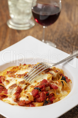 italienische Tagliatella Pasta mit Tomatensauce