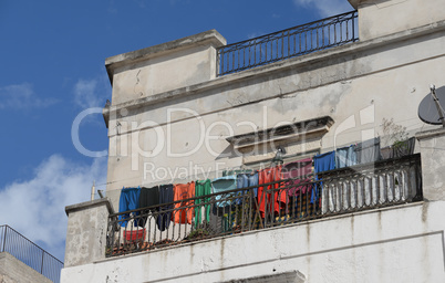 Balkon mit Wäsche