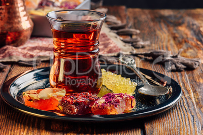 Tea in armudu with oriental delight