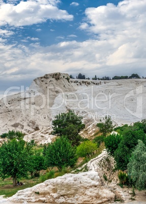 Many tourists on Pamukkale Mountain in Turkey