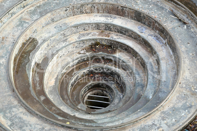 Garden fountain without water with drain hole
