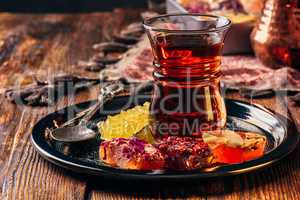 Tea in armudu with oriental delight