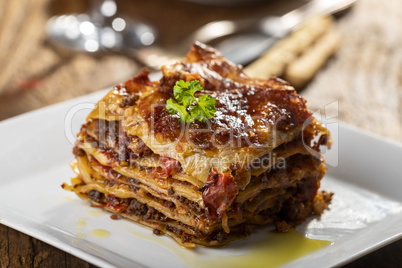 Lasagne auf einem Teller