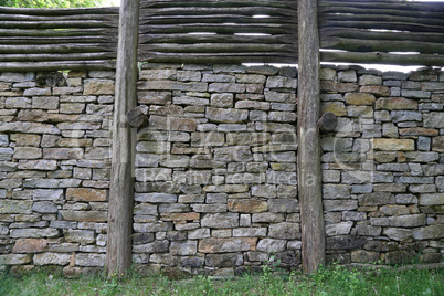 Reconstruction of the Celtic city wall near Finsterlohr