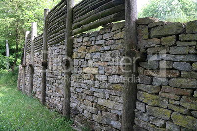 Reconstruction of the Celtic city wall near Finsterlohr