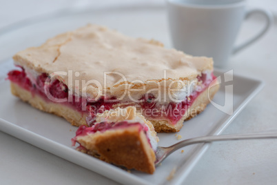 Johannisbeeren Baiser Kuchen