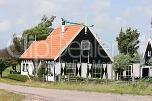 kleines Bauernhaus   little  farmhouse