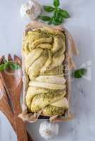 Pesto Hefe Brot
