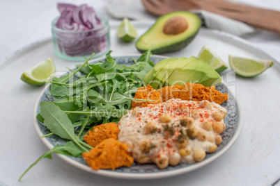 Gesunde Salat Hummus Bowl