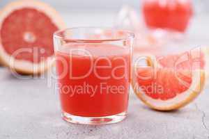 Freshly prepared grapefruit juice