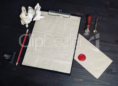 Blank kraft stationery set