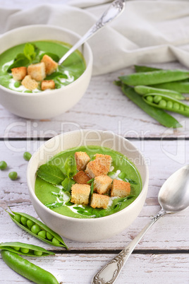 Chilled pea soup