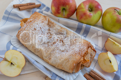 Apfelstrudel