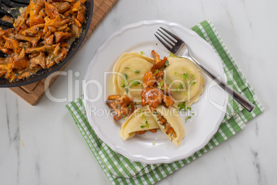 Pasta mit Pfifferlingen, Eierschwammerl