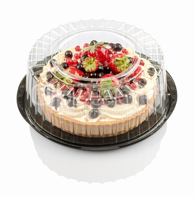 tartlet with cream and fruit