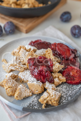 Kaiserschmarrn mit Zwetschgenröster