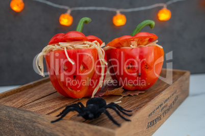 Halloween Paprika mit Spaghetti